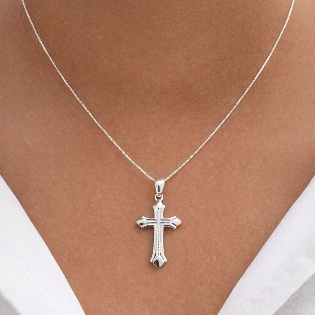 Colar Crucifixo Clássico Prata 45cm