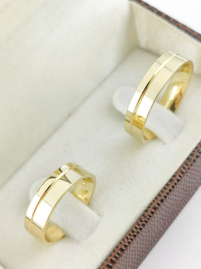 Par de Alianças Ouro 18K Anatômica Reta com Friso Lateral Polida 5mm
