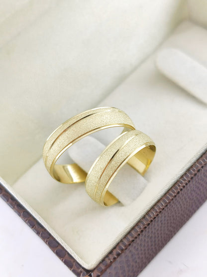 Par de Alianças Ouro 18K Anatômica com Friso Transversal Fosca Polida 5,5mm