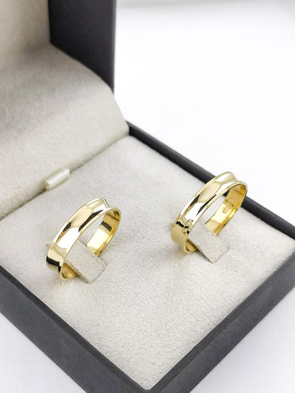 Par de Alianças Ouro 18K Anatômica Côncava Polida 4mm