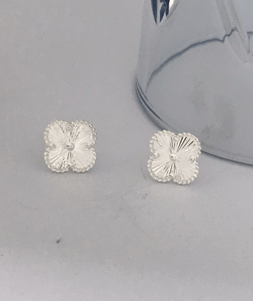 Brinco Trevo maciço Prata 925