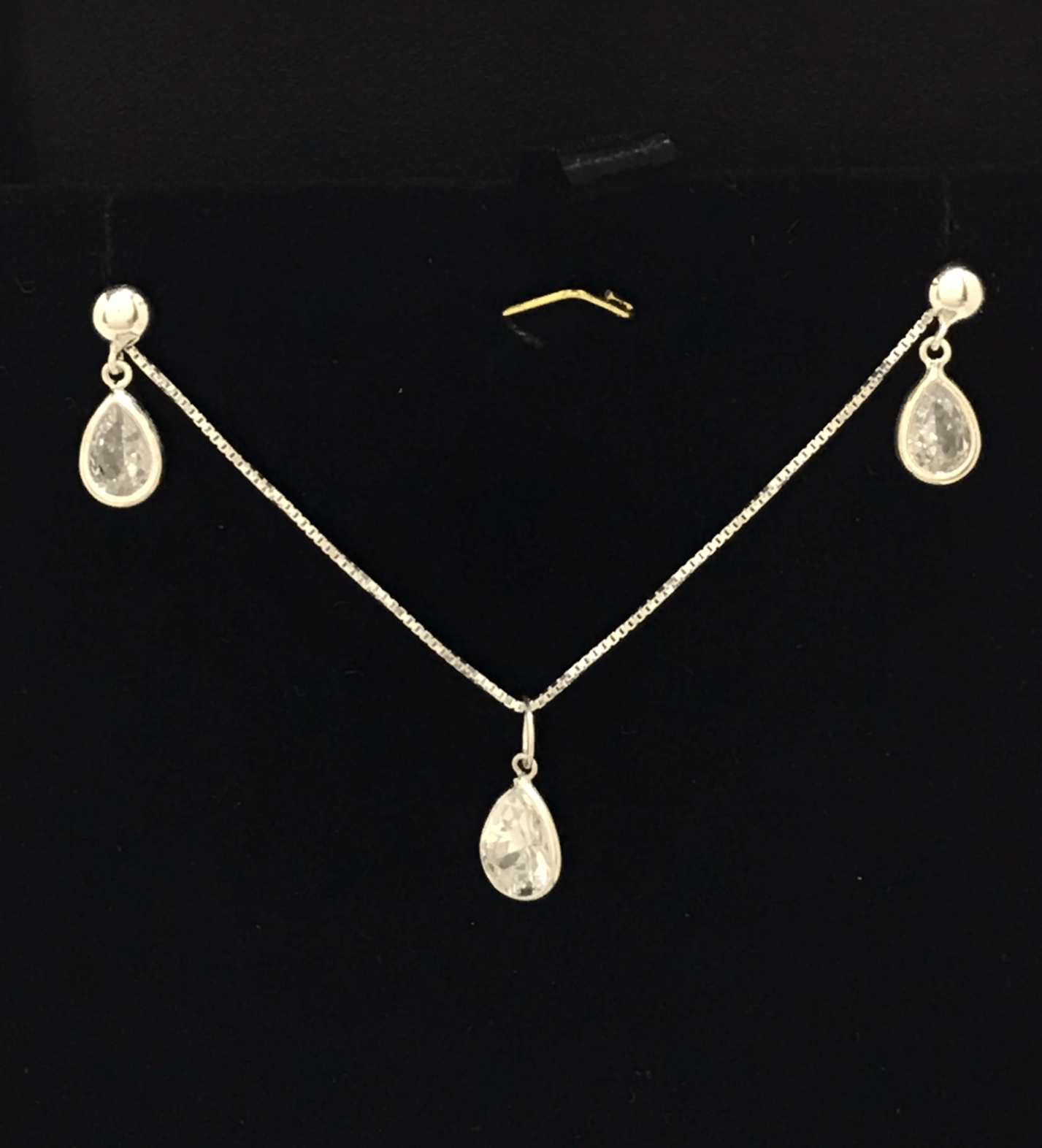 Conjunto Colar e brinco ponto de luz Gota